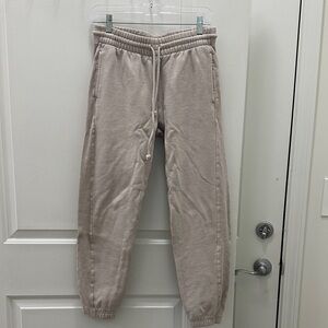 aritzia TNA women's  Joggers